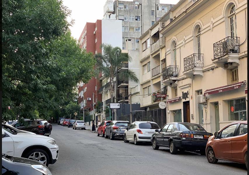 Alquiler y venta de locales en Montevideo del departamento de Montevideo - Peluquería en venta pocitos, clientas de hace 20 años 